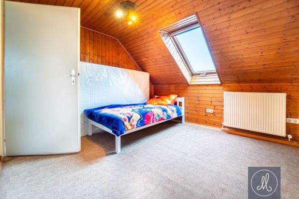 Schlafzimmer 1 DG