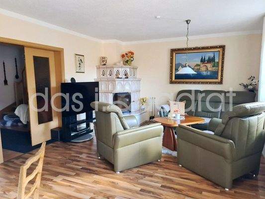 mit gemütlicher Kaminecke