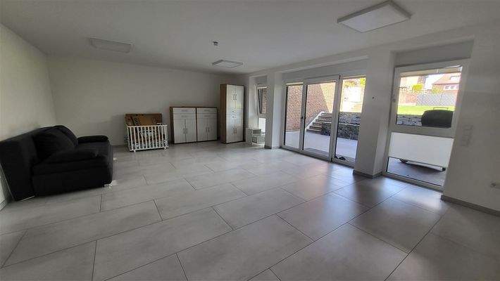 Souterrain mit Zugang zur Terrasse