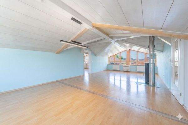 Großes, klimatisiertes Wohn-/Esszimmer