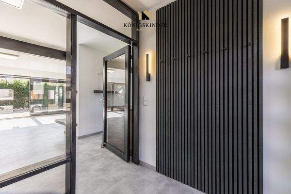 Windfang mit Garderobenplatz