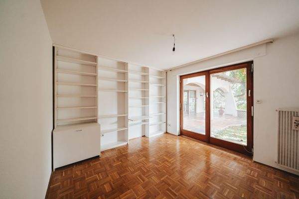 Räumlichkeiten Erdgeschoß-Schlafzimmer1.2