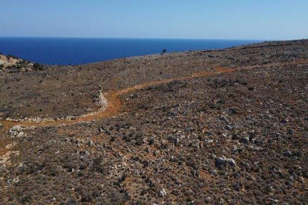 Kreta, Kokkino Chorio: Grundstück in ruhige Lage mit majestätischer Aussicht zu verkaufen