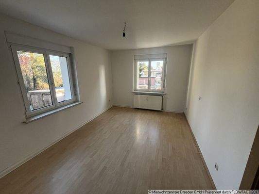 Zimmer - 3 Zimmer mit Balkon