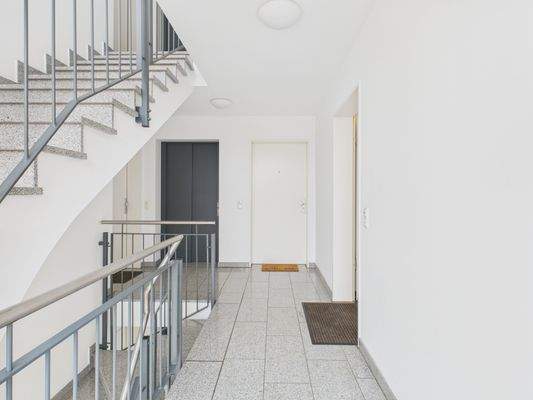 CAM01223G0-PR0169-STILL019