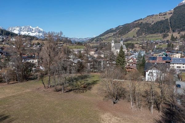Gänsbachwiese Luftbild gen Nordosten.jpg