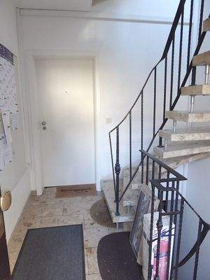 Hausflur mit Eingang Wohnung