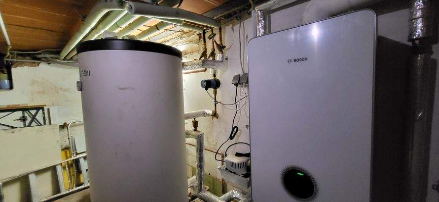 Heizungsraum mit neuer Heizungsanlage 