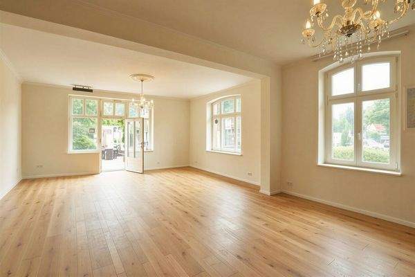 Gewerbeeinheit im EG - Visualisiert