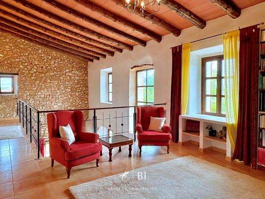 Bibliothek auf der Galerie