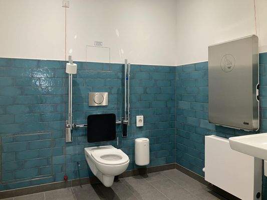 Behinderten-WC-Raum