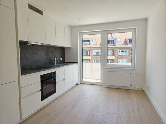 neue Küche mit Balkon