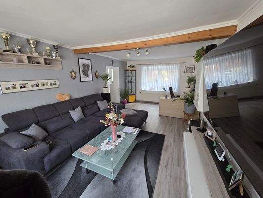 Wohnzimmer EG Bild 2.jpg