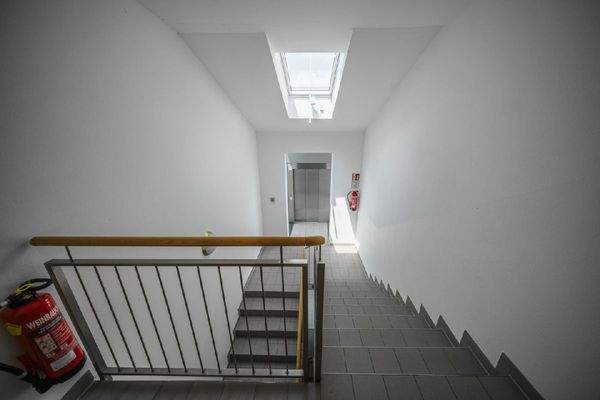 Stiegenhaus mit Lift