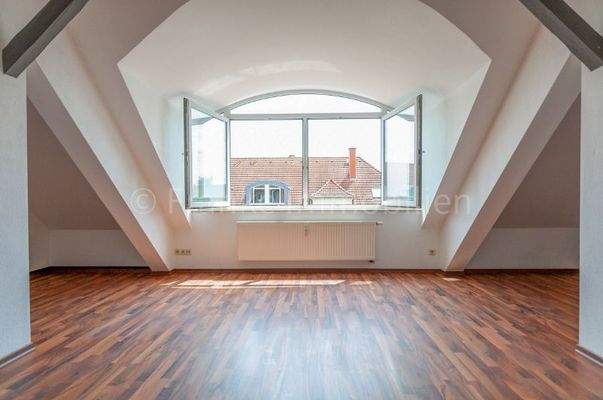 Wohnzimmer Wohnung DG rechts (1)