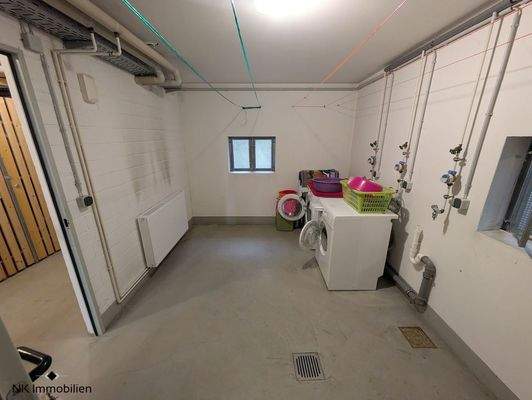 Waschmaschinenanschlüsse (Keller)