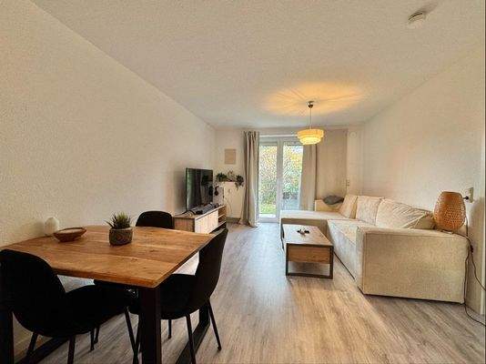 ... mit Essbereich...