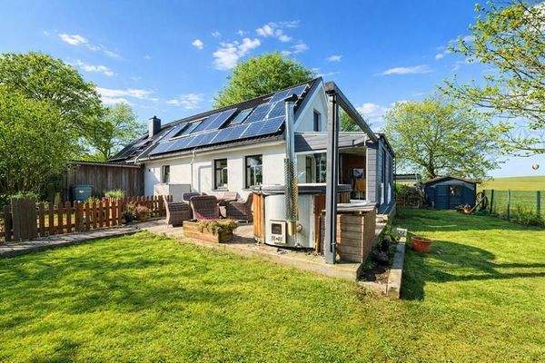 Grosszügiges Grundstück