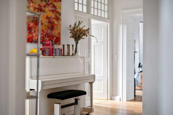 Heller Flur in der Wohnung im Obergeschoss 