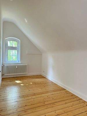 9114-688_Kleines-Zimmer (3).jpg