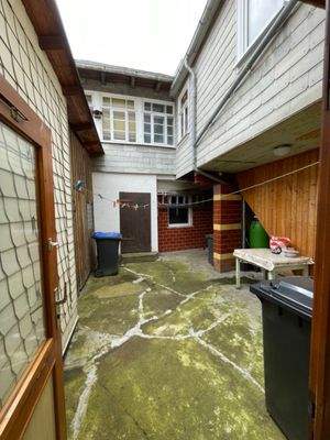 Blick v. Küche zum Innenhof