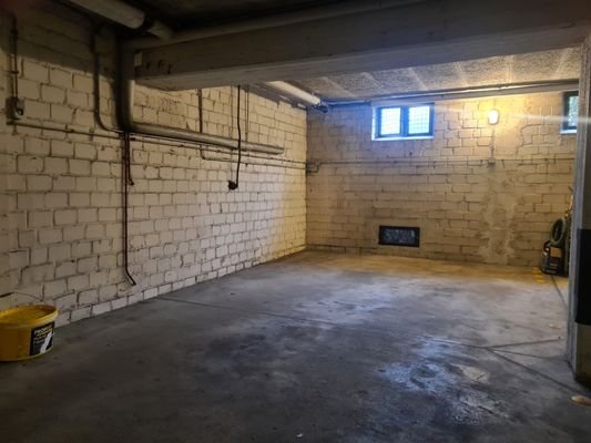 Tiefgaragenstellplatz
