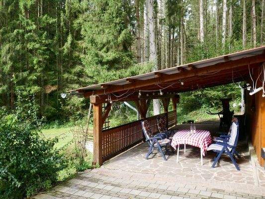 Überdachte Terrasse