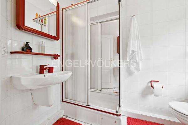 Weiteres Badezimmer im Dachgeschoss