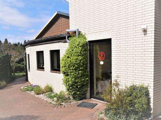 Außenansicht Gewerbehalle