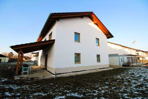Außenansicht Garten und Terrasse