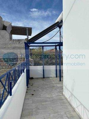 48. REAR ENTRANCE - BACK VIEW