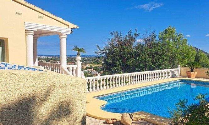 Pe860 pool sea view.jpg