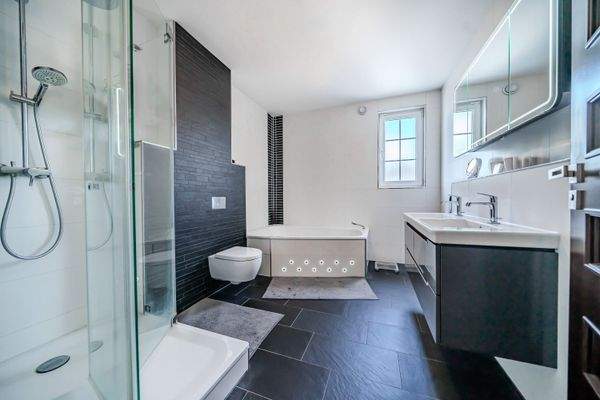 Badezimmer im Obergeschoss