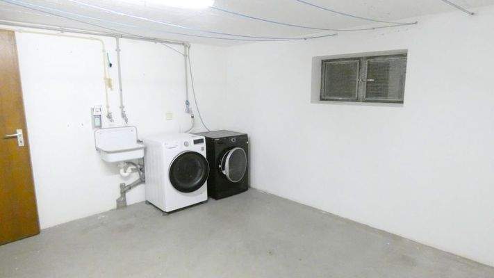 Hauswirtschaftsraum im KG