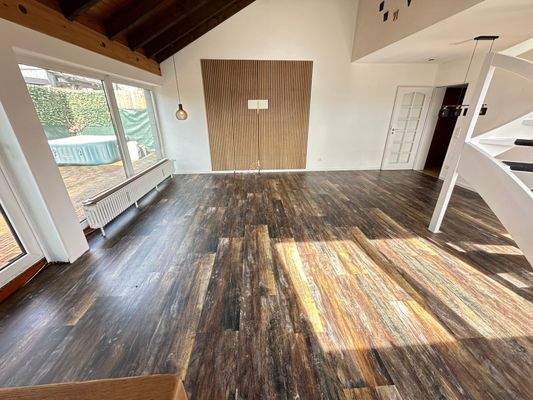 Wohnzimmer Blick nach Osten.JPG