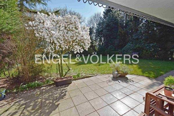 Große Terrasse vor der Einliegerwohnung