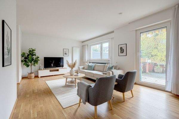 Wohnzimmer mit virtueller Renovierung