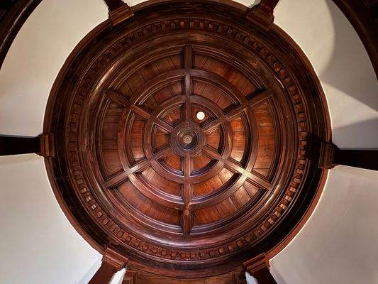 Verzierung im Flur an der Wand (Erdgeschoss)