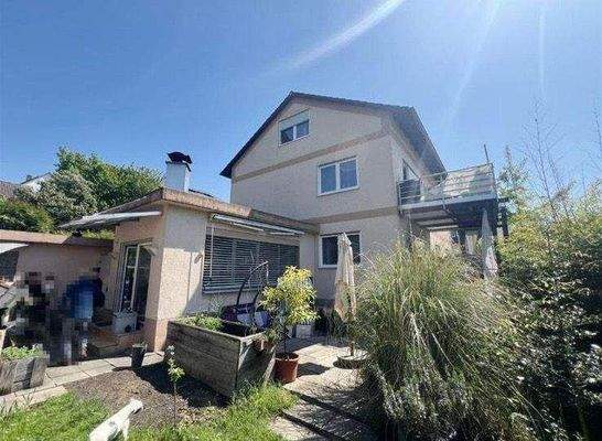 Sicht vom Garten aufs Haus 