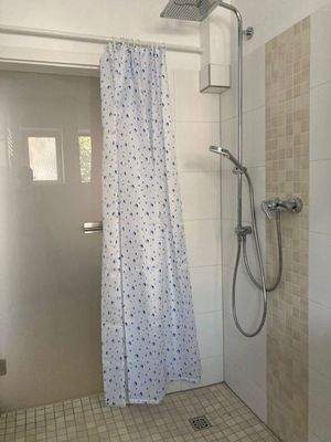 Duschbad mit Rainfallshower