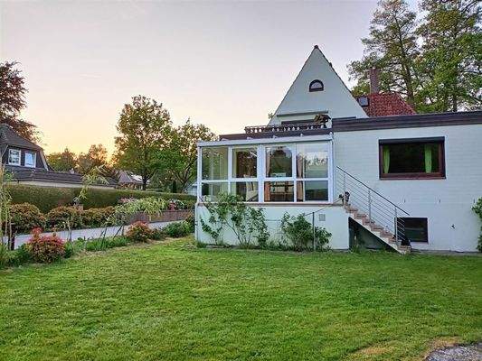 Wohnhaus Rückseite Wintergarten + Dachterrasse