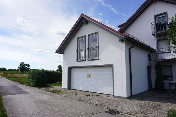 Doppelgarage mit Studio