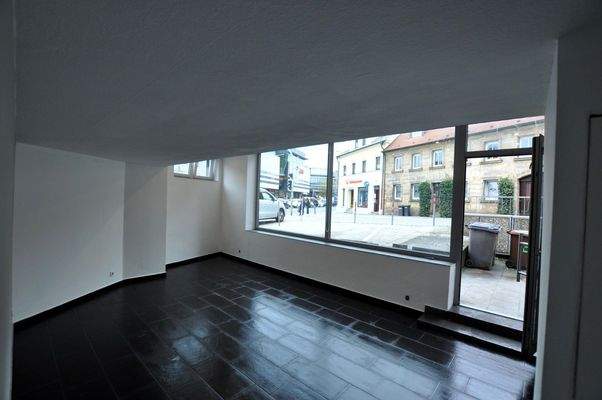 Innenansicht Büro/Laden leer