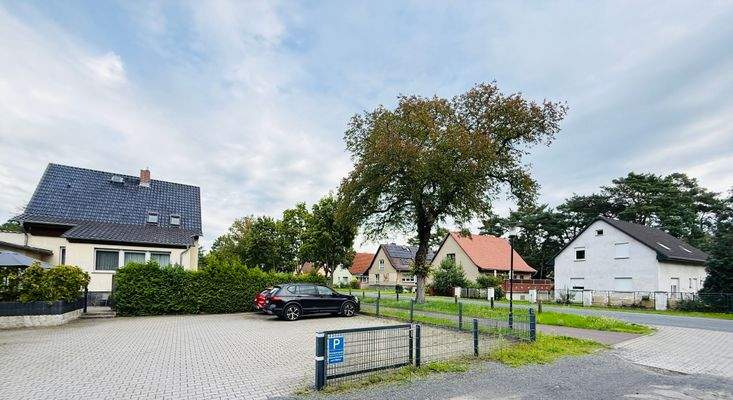 Parkplatz und Umgebung 