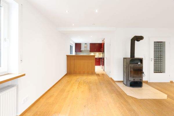 ...mit Blick in die Küche