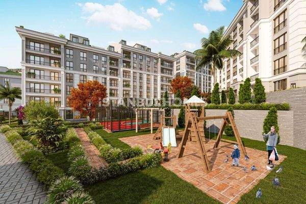 Luxury Flats in a Complex with Rich Amenities in Büyükçekmece