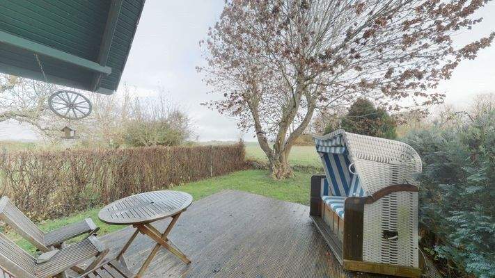 Nebengebäude - Terrasse