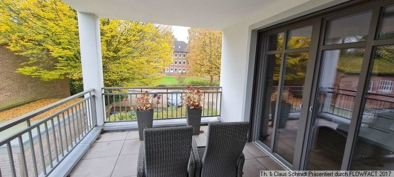 Großer überdachter Balkon