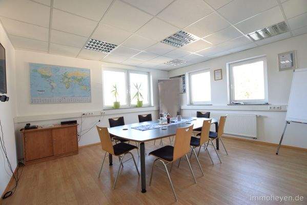 Besprechungsraum im Gebäude 2 im 2. Obergeschoss