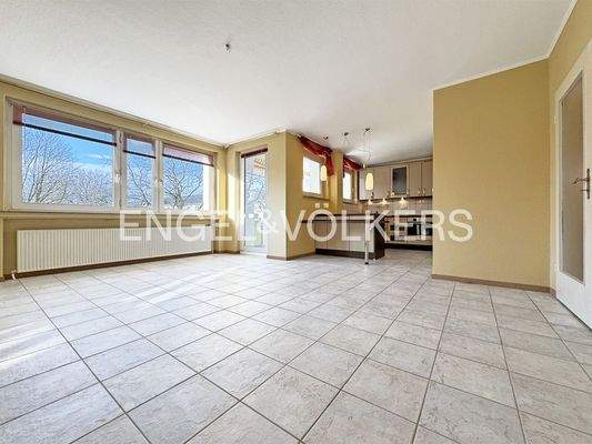 Wohnraum mit offener Küche